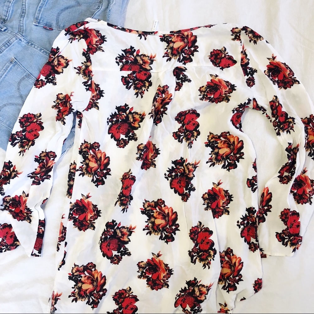 Blu Pepper Floral Bell Sleeve Blouse - Picture 2 of 6